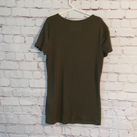 🌸Abercrombie Kids Olive Green Top Size 13/14 - Picture 3 of 5